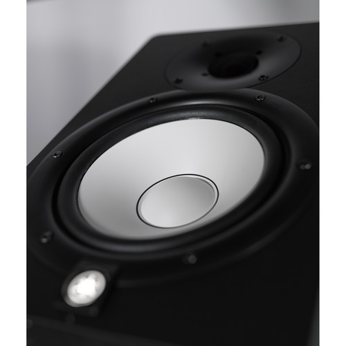 Yamaha HS7 6,5" Powered Studio Monitor, Black Cabinet, White Polypropylene Woofer And Newly Designed Dome Tweeter, Bi-Amp Power Amplifiers - Yamaha Commercial Audio Systems, Inc.