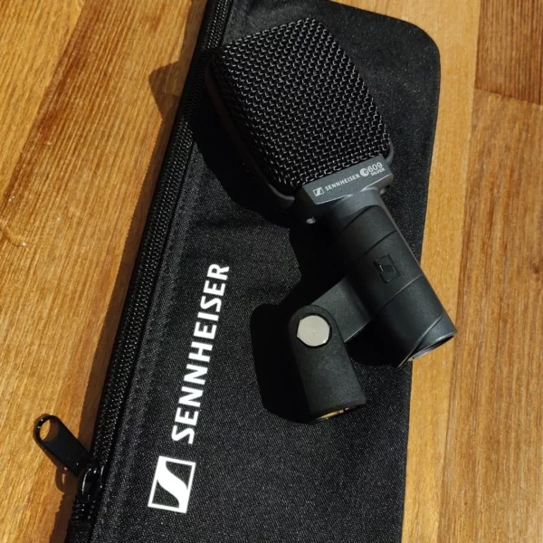 Sennheiser e 609 SILVER Instrument microphone (supercardioid, dynamic) for guitar amplifiers with 3-pin XLR-M - Sennheiser Electronic Corp.