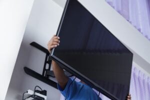 installing-mount-tv